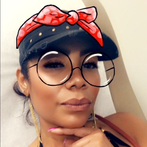 Meet your Posher, Kadie - Picture 3 of 7